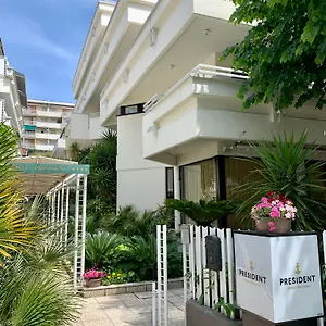 Hotel President - Vintage In Centro, Riccione